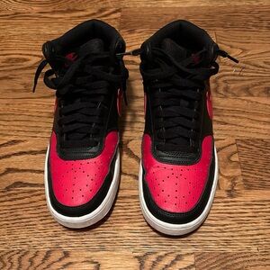 Men’s Nike size 9 black and red shoes